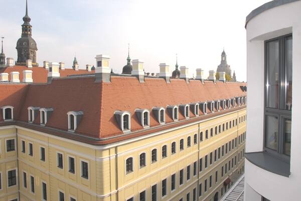Einzigartig wohnen ... mit Erker, Balkon & Blick auf den Zwinger