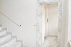 Treppenhaus mit Marmor, Lift