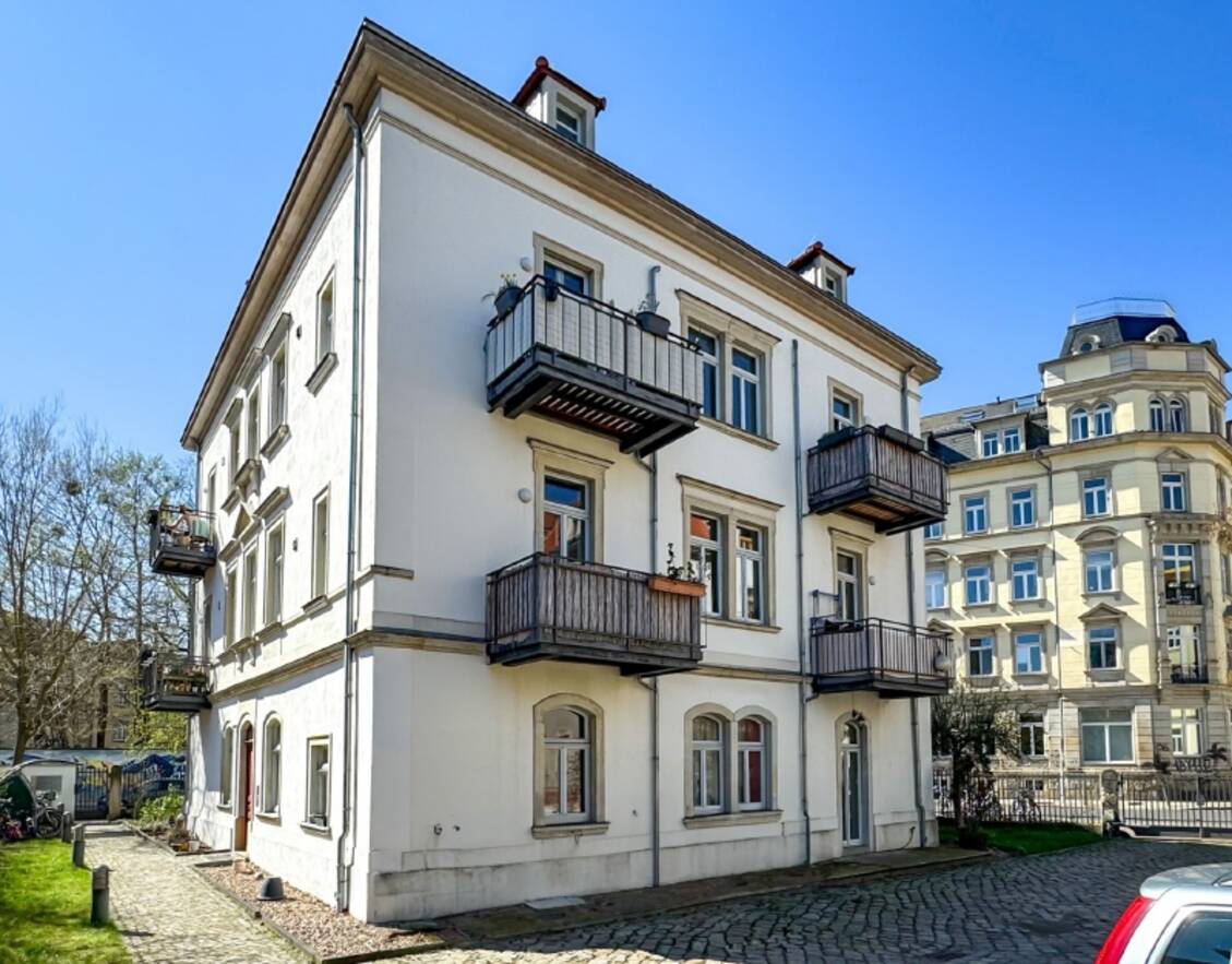 Zugang und Hof