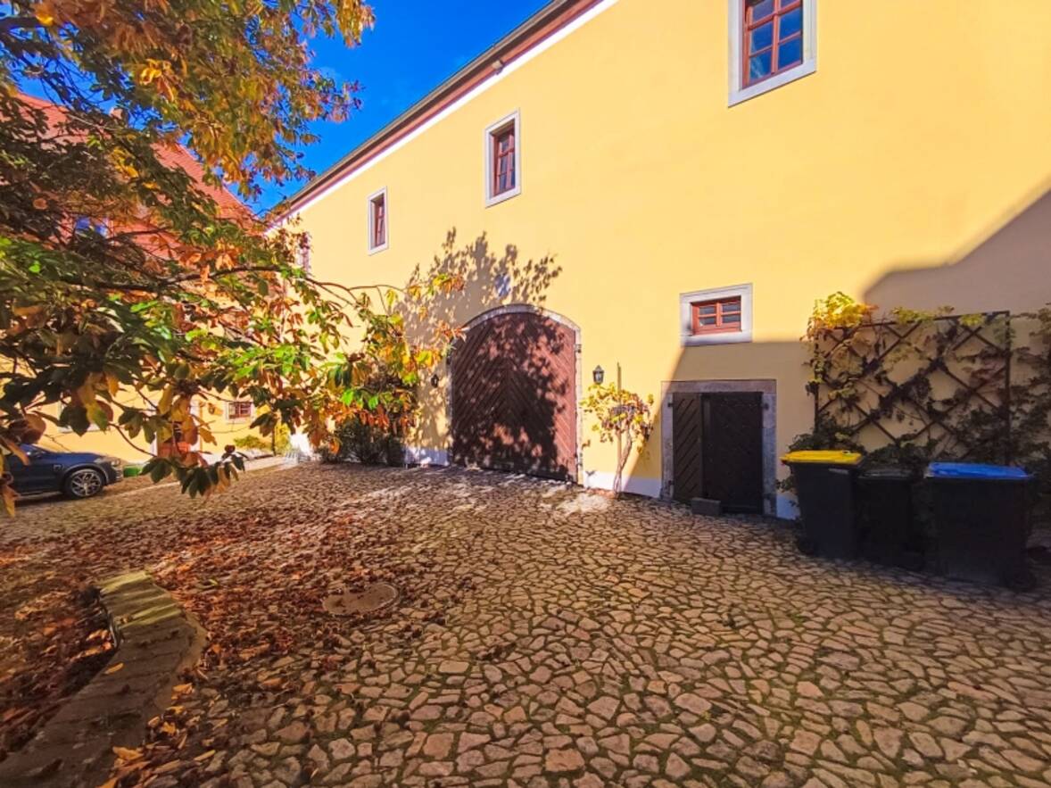 Altbau Hofseite