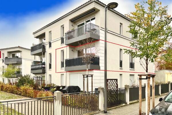Komfortwohnung mit Lift, Parkett, S&uuml;dbalkon & Tiefgarage!
