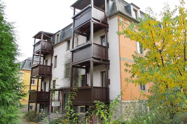 Top saniert - Balkon mit Blick ins Gr&uuml;ne