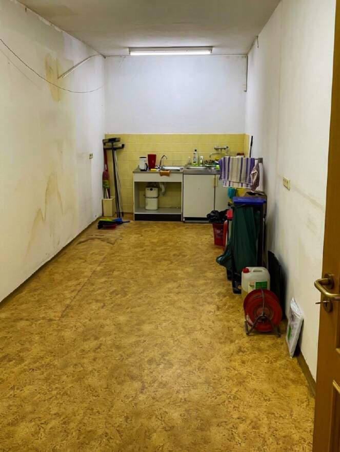 K&uuml;che im Flachbau auf West