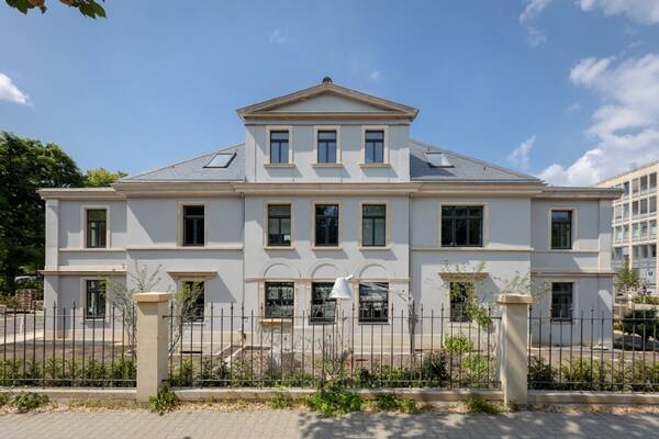 Behr&acute;sche Villa!