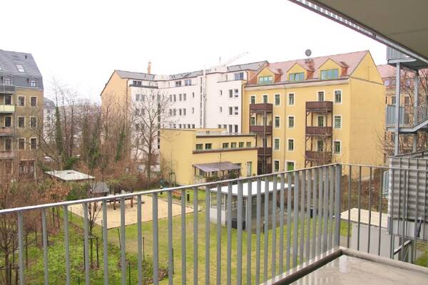 Neubau mit Balkon & Blick ins Gr&uuml;ne!