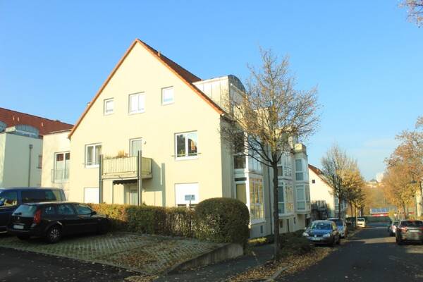 Vier Zimmer und Tiefgaragenstellplatz nahe Waldbad Mockritz!