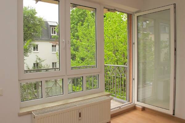 Neubau mit Balkon - ruhig & gr&uuml;n!