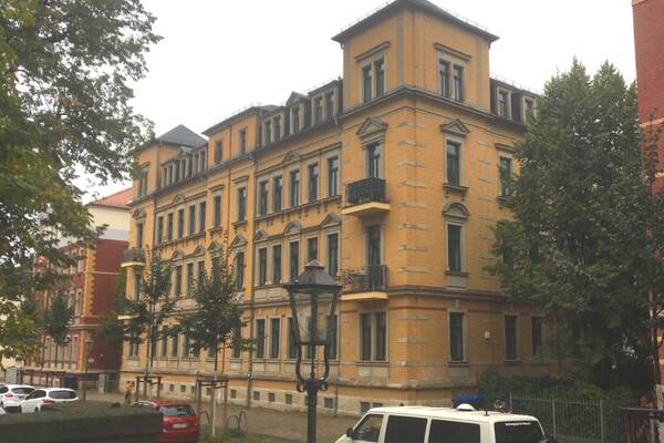 Ruhig & zentral - schicke Wohnung in stilvollem Altbau!