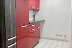 mit K&uuml;hl- und Gefrierschrank
