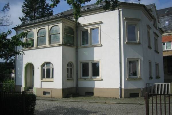 Villa mit Nebengeb&auml;uden und Traumrendite...