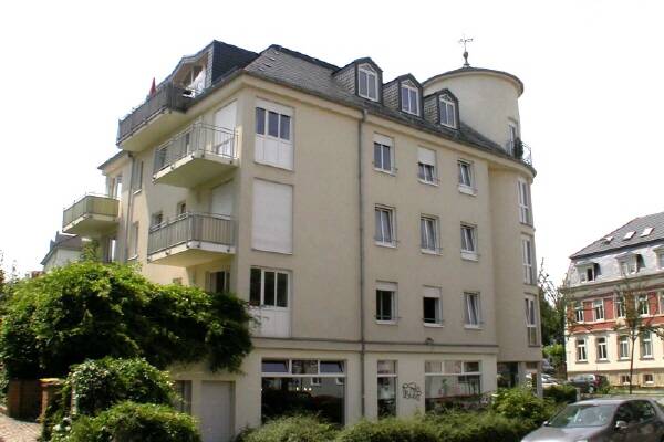 Eigennutzer aufgepasst: Dreiraumwohnung in Unin&auml;he mit Terrasse & Lift!
