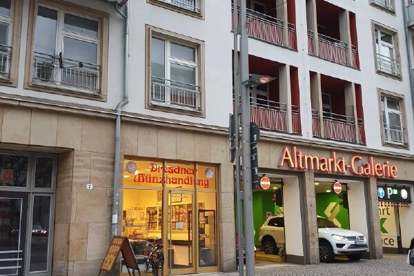 Direkt am Postplatz!