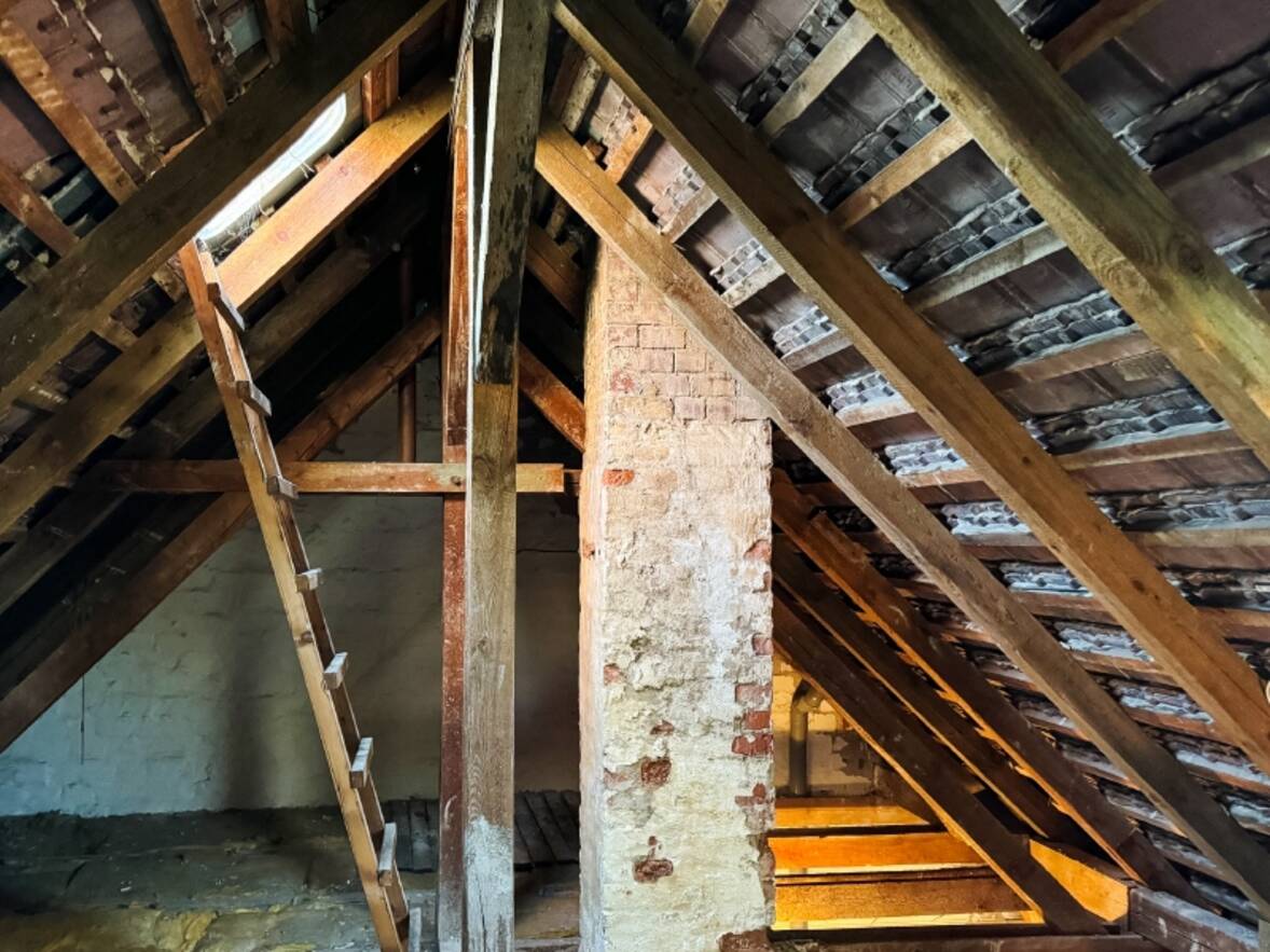 Haus links im Dachspitz