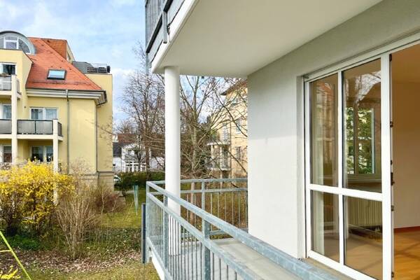 Neubau in 2. Reihe ... mit Balkon, EBK, TG ... nahe Elbe und Schillerplatz!
