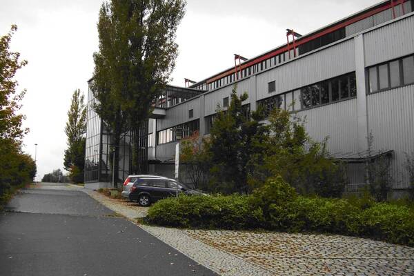B&uuml;ro- und Lagerfl&auml;chen direkt an der Autobahn 17!