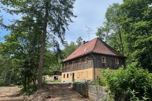 Verwirklichen Sie Ihre Tr&auml;ume - auf 100.000 m&sup2; Wald und Wiese!