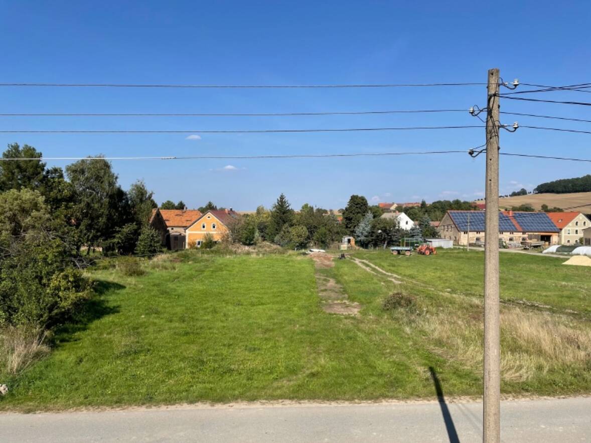 Blick 1 &uuml;ber die Stra&szlig;e