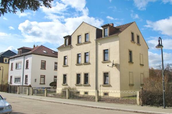 Gem&uuml;tliche Dachgeschosswohnung mit Fernblick!
