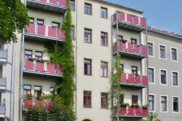 Gro&szlig;er Balkon, Einbauk&uuml;che ... und alles ist vor der Haust&uuml;r!