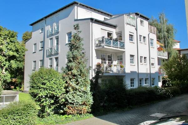 Neubau mit EBK & Balkon