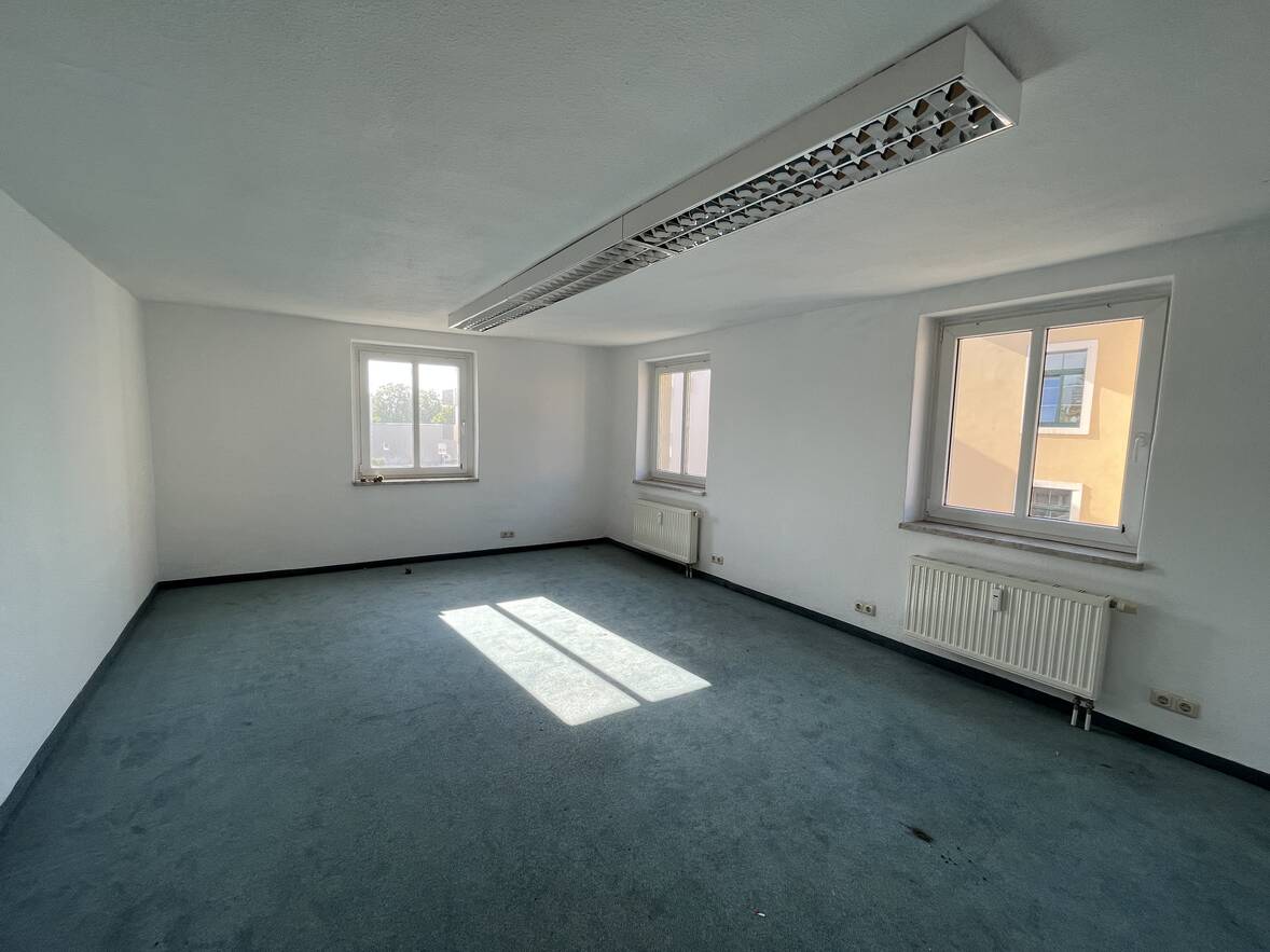 Innenansicht B&uuml;ro und Lager