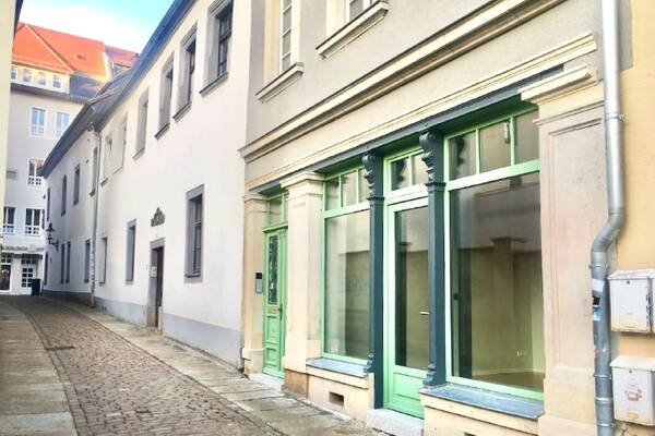 Loftartige Maisonette-Wohnung mit EBK & Balkon!