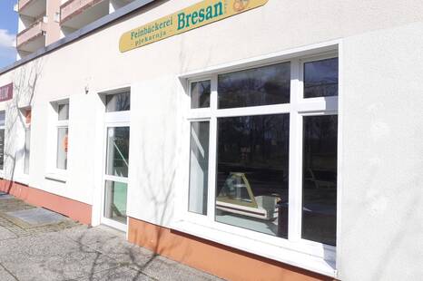 B&auml;cker und Caf&eacute; willkommen!