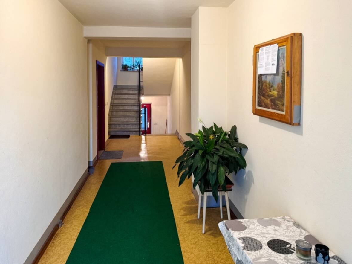 Haus links Treppenhaus (2)